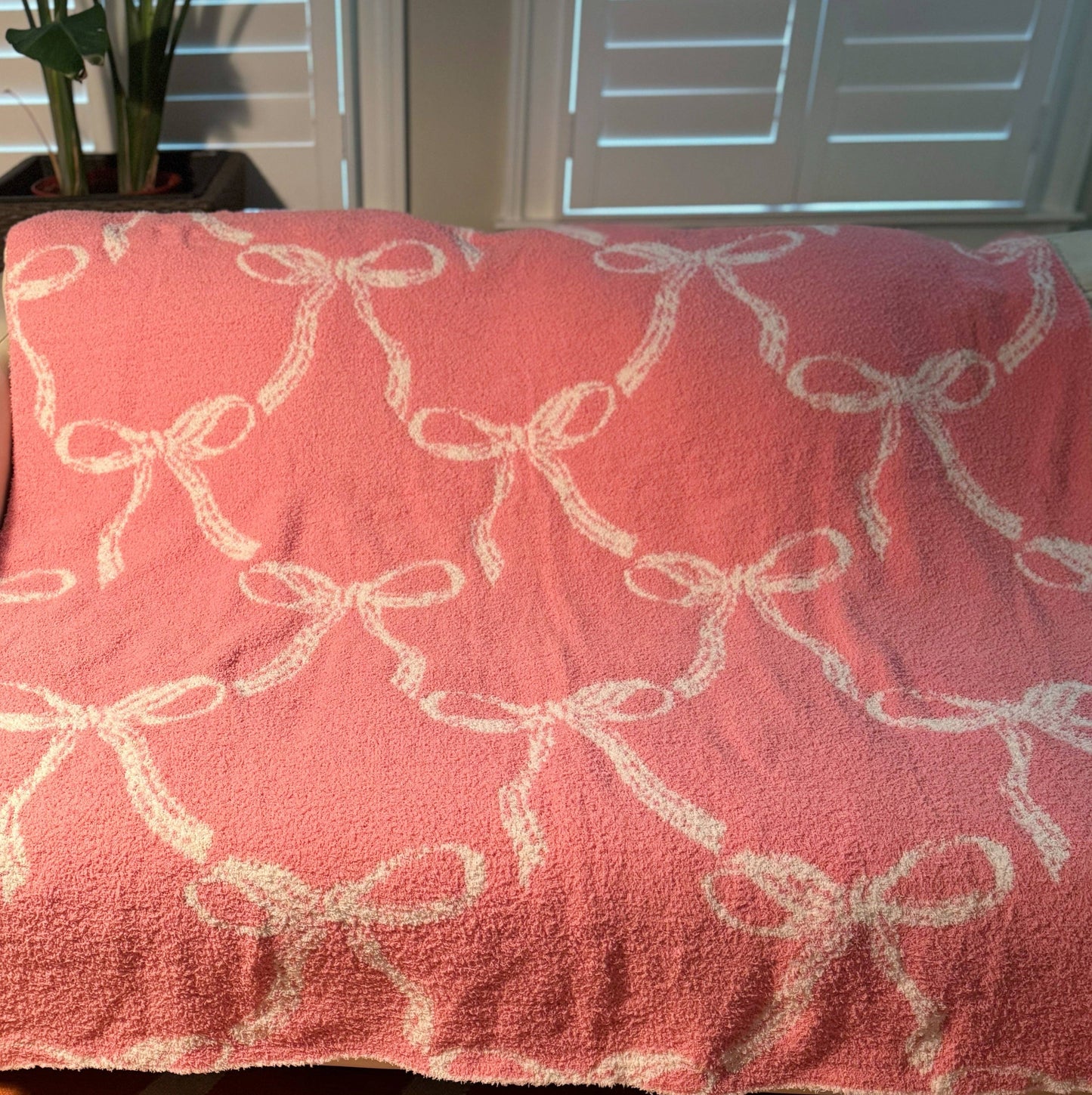 COZY BOW BLANKET